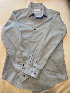 Calvin Klein Men's Light Blue Button-Up Dress Shirt